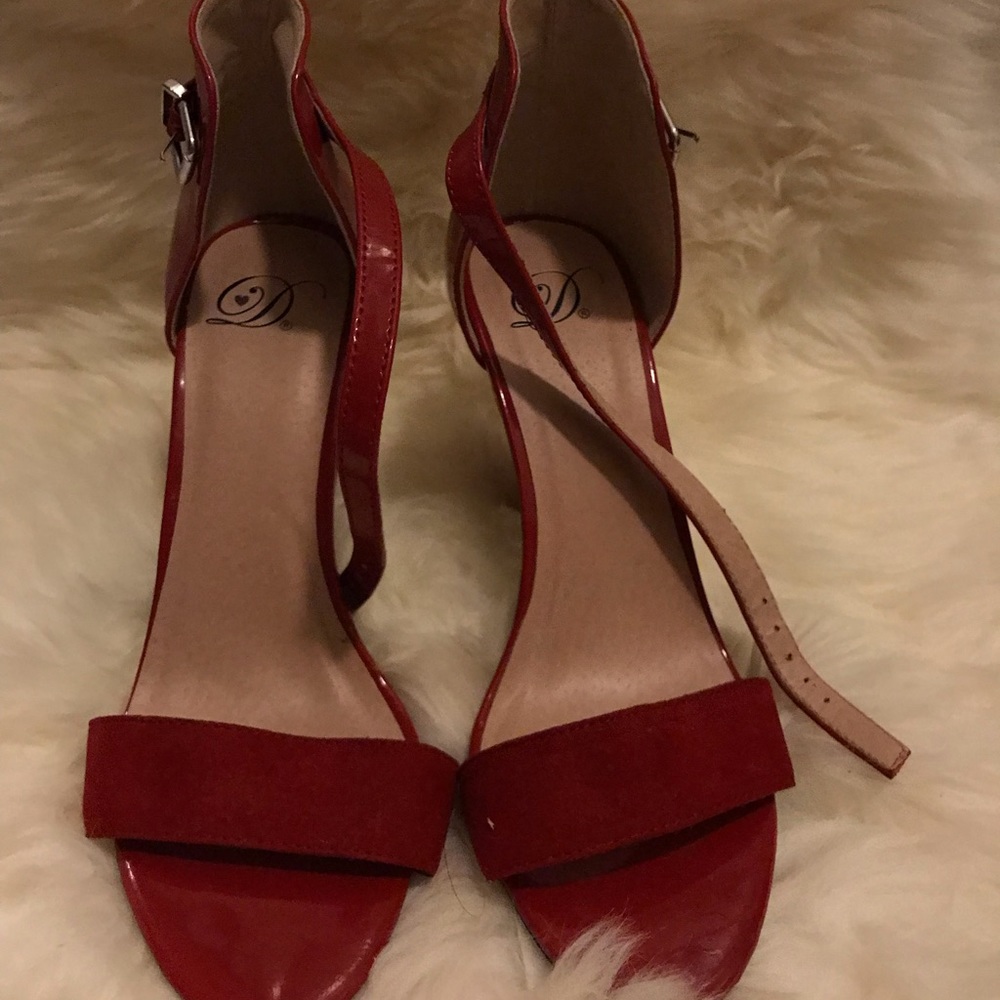 red heels - Picture 2 of 2